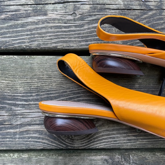 Shoes: Zara Orange Pointy Toe Slingback Flats with Mini Kitten Heel (Women's 9) - Picture 4 of 6